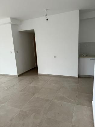 חיים לבב 23, יצחק שמיר