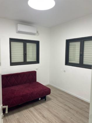 שמואל סלנט 36, המרכז השקט