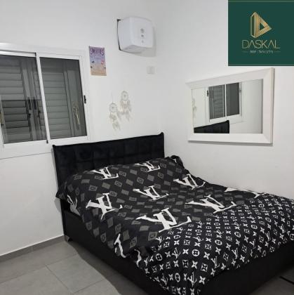 יוסף אהרונוביץ', שיכון ותיקים