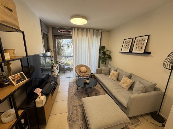 מירון 12, נוה שאנן