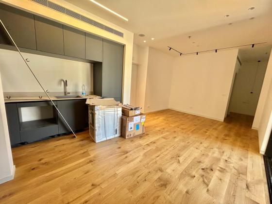 ויסוצקי 6, הצפון החדש סביבת כיכר המדינה