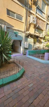 רבי עקיבא 70, שכונה ד