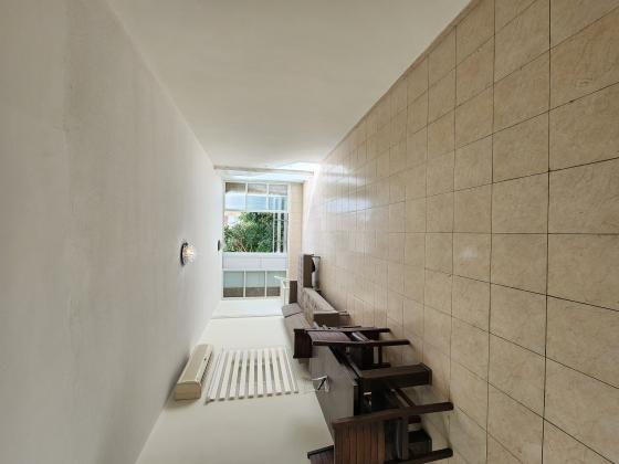 ביאליק 5, רצועת המלונות