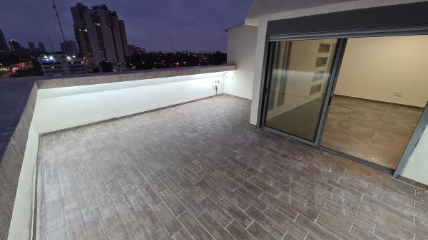 רחבת טבריה 5, שכונה ט