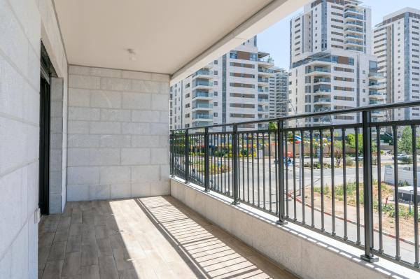 חיים הרצוג 18, פסגות אפק