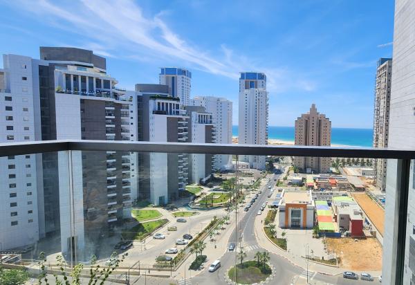 נתן יונתן 12, עיר ימים