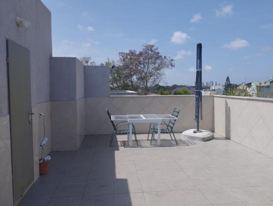 מורן 4, אבן גבירול