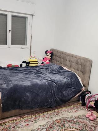 הגפן 28, עבאס