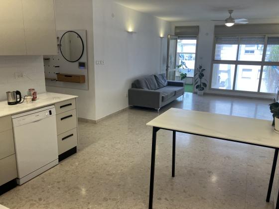 משה פרלוק 10, רמת אביב החדשה