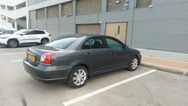 טויוטה אוונסיס (2008)