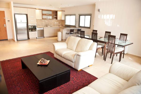 בנימין ד'ישראלי, טלביה