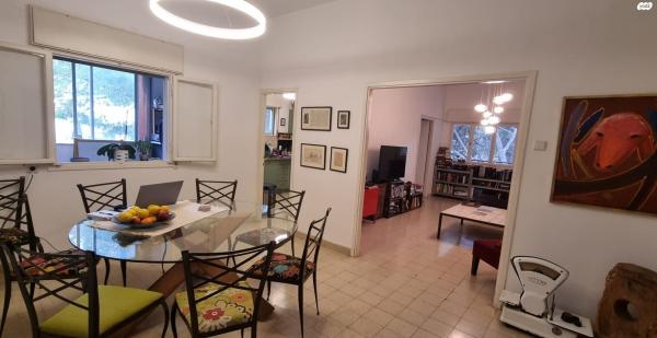 קרית ספר 18, אחוזה