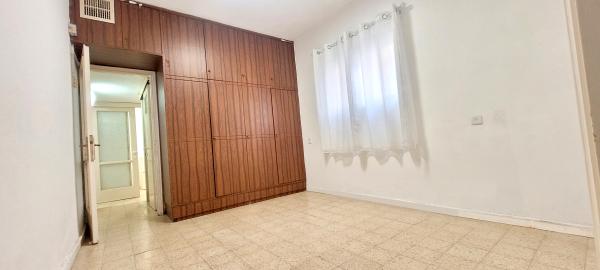 חברון 9, הר שלום