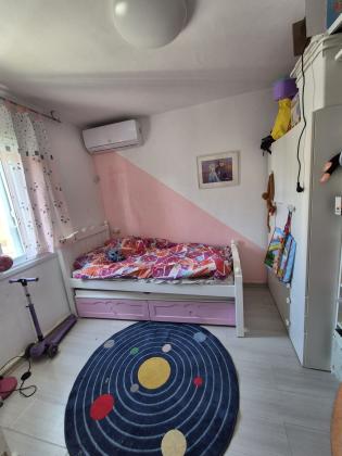 מגידו 1, קריית שרת