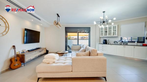 אורנה פורת 3, הרקפות