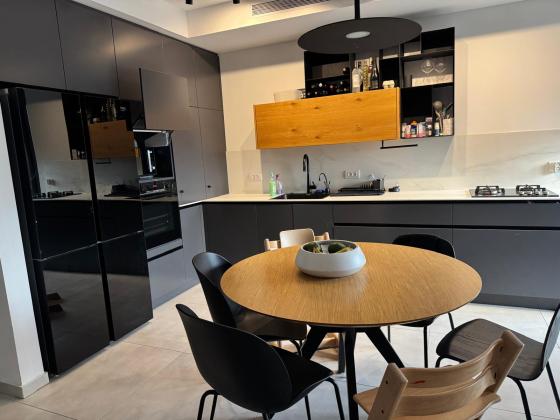 חביבה רייק 1, החרוזים