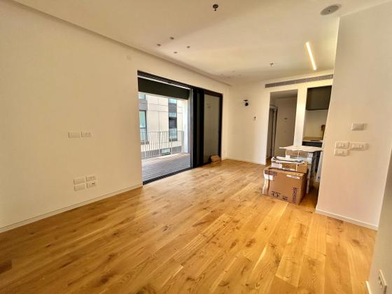 ויסוצקי 6, הצפון החדש סביבת כיכר המדינה