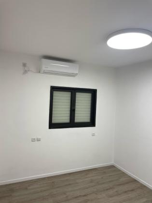 שמואל סלנט 36, המרכז השקט