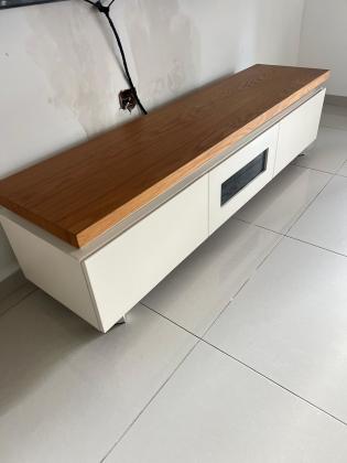 למכירה: מזנון איכותי + 2