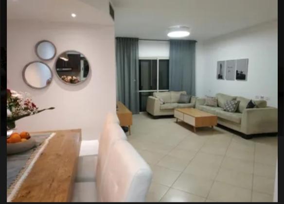 גדעון האוזנר 1, רמות ב'