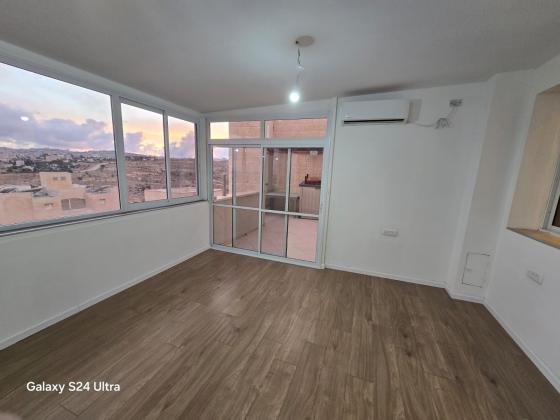 סול ליפצ'ין 6, הר חומה