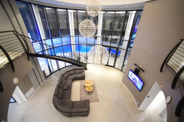 דרך הבשמים 13, שחמון