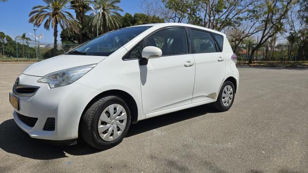 טויוטה ספייס ורסו (2015)