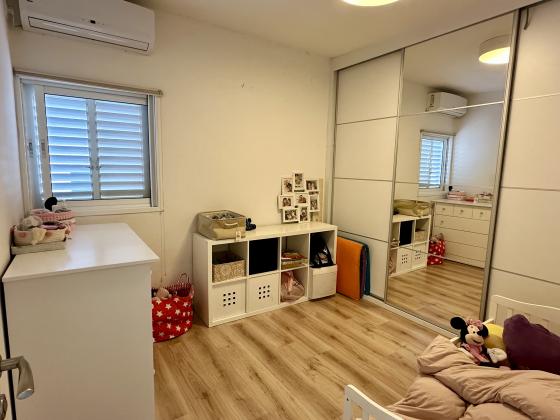 שדרות ביאליק 40, הדר