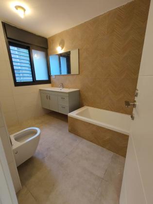 דישראלי, אחוזה