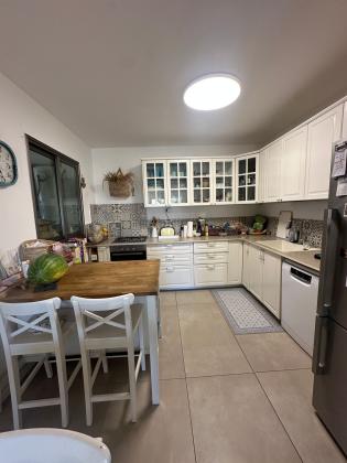 לוי אשכול 98, רמת אביב החדשה