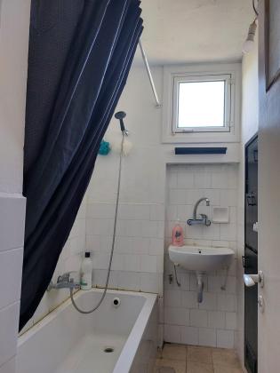 אח"י דקר 12, נוה שרת