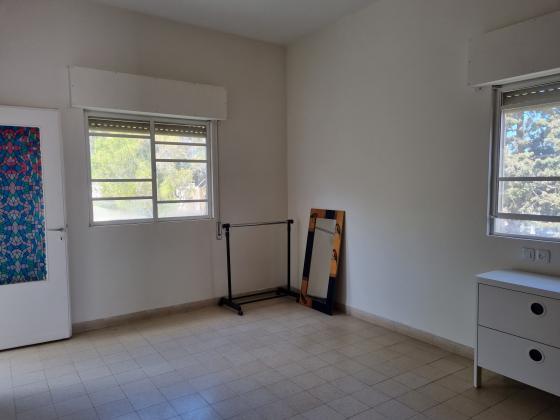 שושנת הכרמל 25, כרמל מערבי