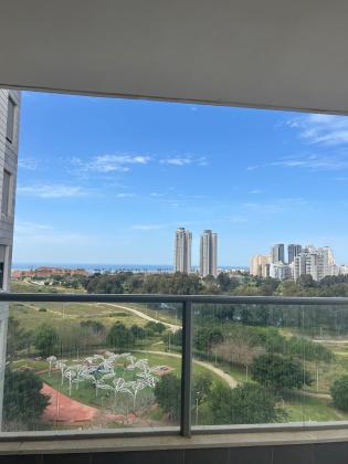 האגמים 13, אגמים