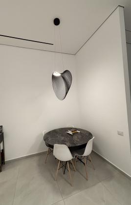 אריאל שרון 33, מבוא יורם