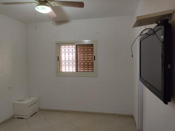 דב ברנע 37, רמות ב'