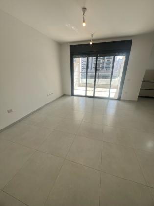 שער יפו 3, נוריות