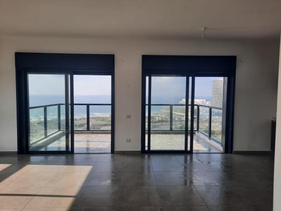 עפרה חזה 5, פארק הים