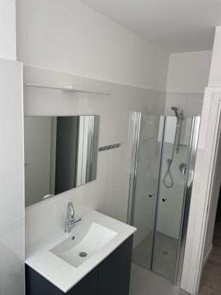 שמואל סלנט 36, המרכז השקט