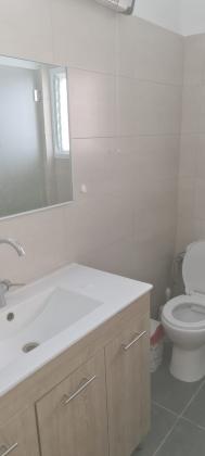 ברון הירש 18, אברמוביץ