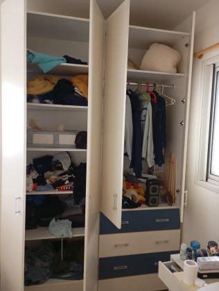 ארון 4 דלתות עם מדפים ותלייה ומגירות