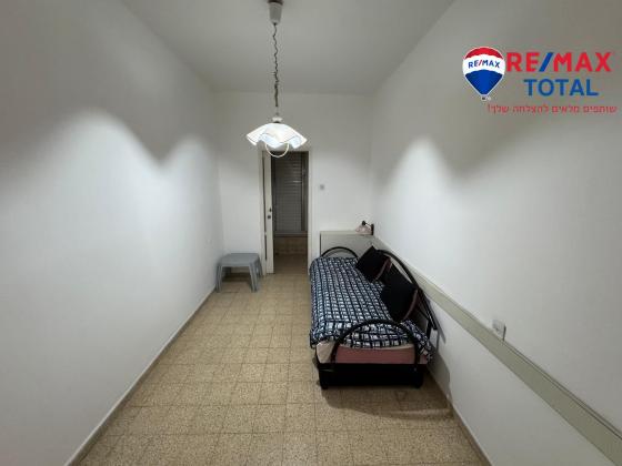 הצנחנים 7, אגרובנק