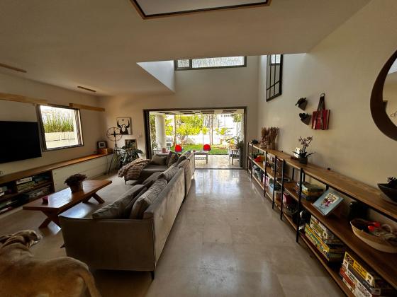 זרובבל 14, גולן