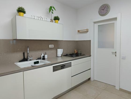 הר הצופים 29, רחובות ההולנדית