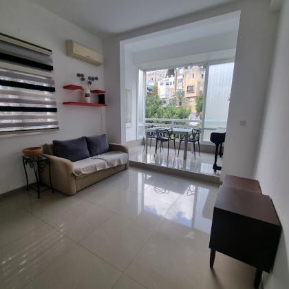 ארלוזורוב 98, הדר עליון