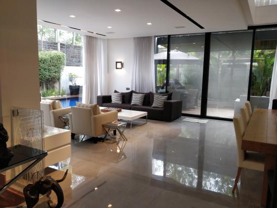 גלי תכלת, הרצליה פיתוח