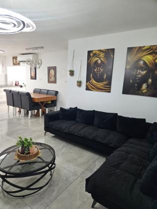 אהרונסון 2, נווה מנחם (נחל עשן)