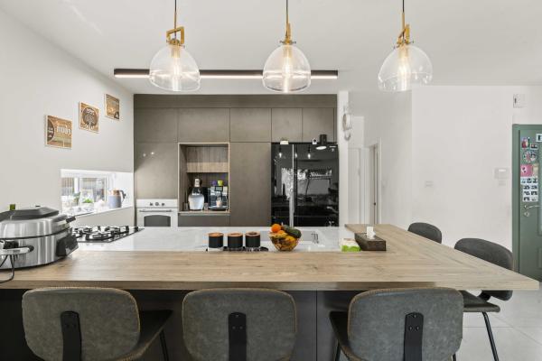 הסיפון 5 (נווה ים)