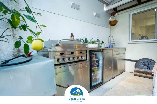 בשכונת גרינפארק