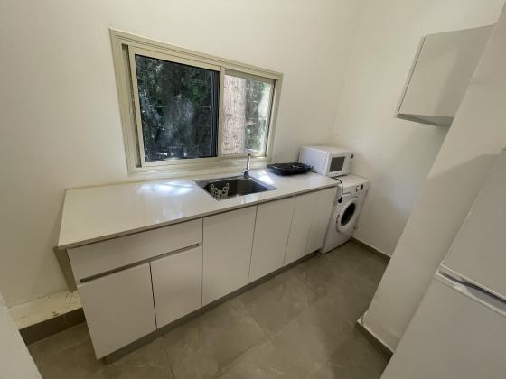 בן יהודה 28, הדר הכרמל