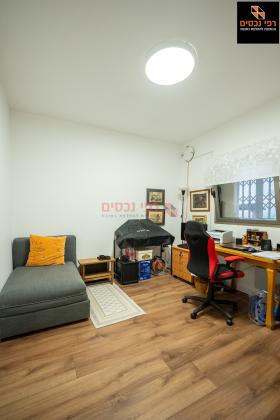 בשכונת ארלוזרוב